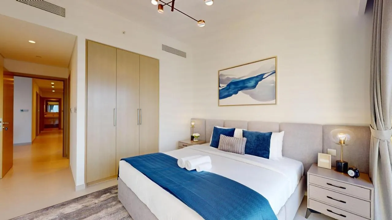 Burj Royale - Mesmerizing Three Bed With Burj View Dubai