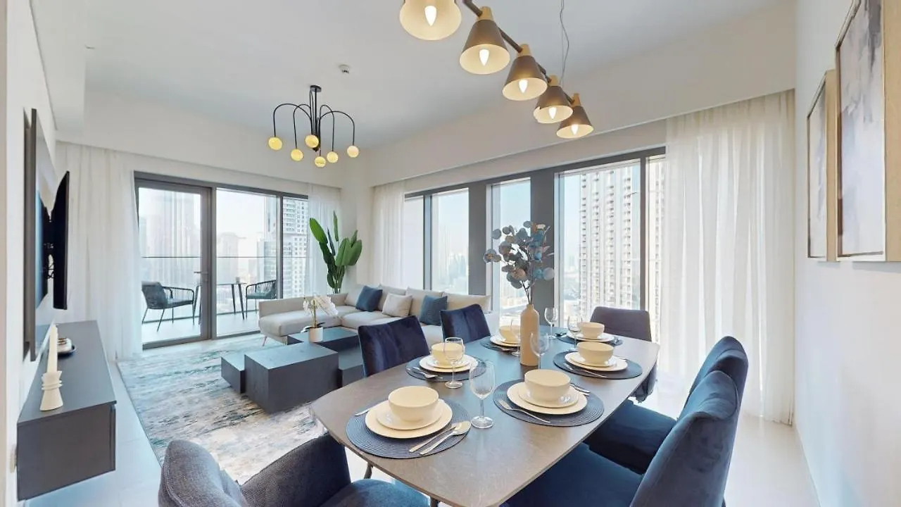Burj Royale - Mesmerizing Three Bed With Burj View Dubai Apartment