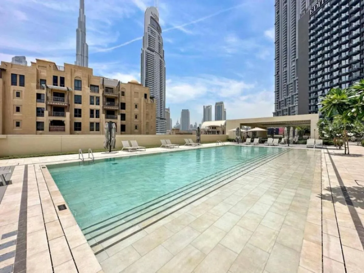 Burj Royale - Mesmerizing Three Bed With Burj View Dubai Apartment